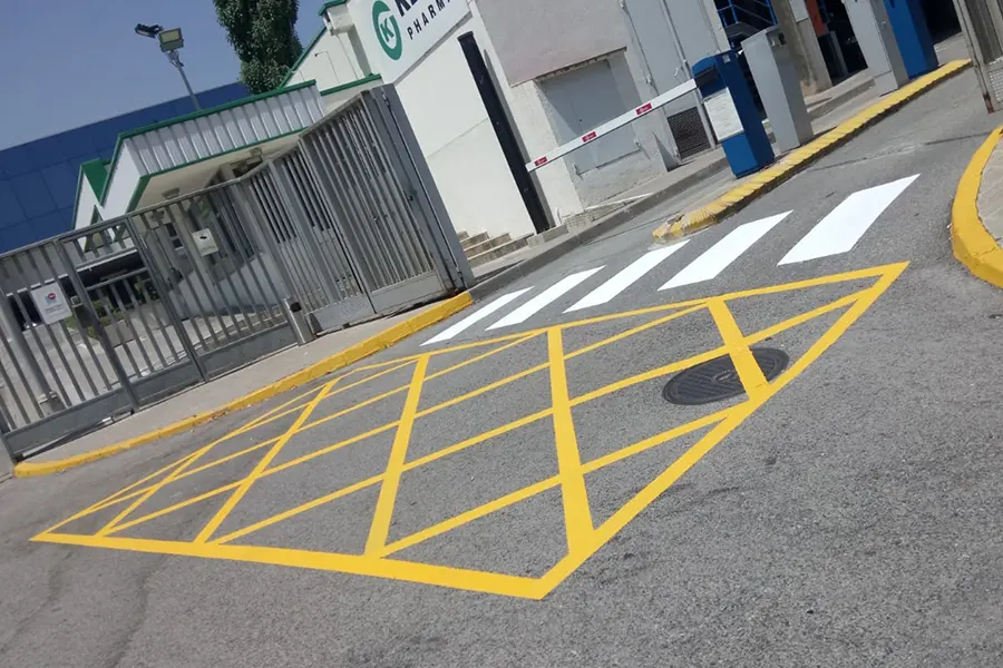 Señalización con pintura en Cornellà de Llobregat