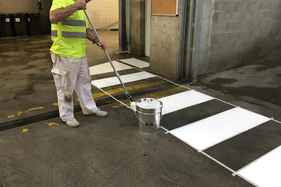 Señalización con pintura en Palau-solità i Plegamans