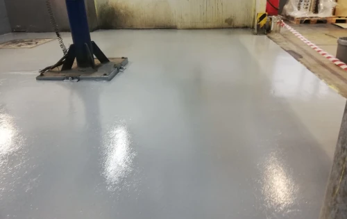 Resinas epoxi para suelos de naves industriales - Varmany